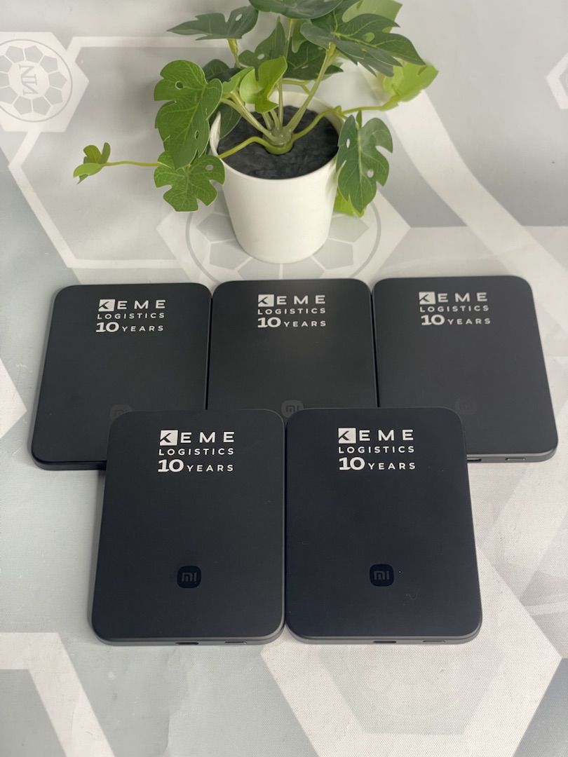 KEME LOGISTICS — Внешние аккумуляторы с юбилейным логотипом, выполненная работа NAIRA